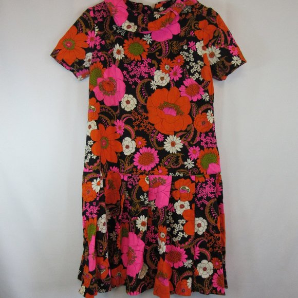 Dresses & Skirts - Vintage 70's Flower Power Dress